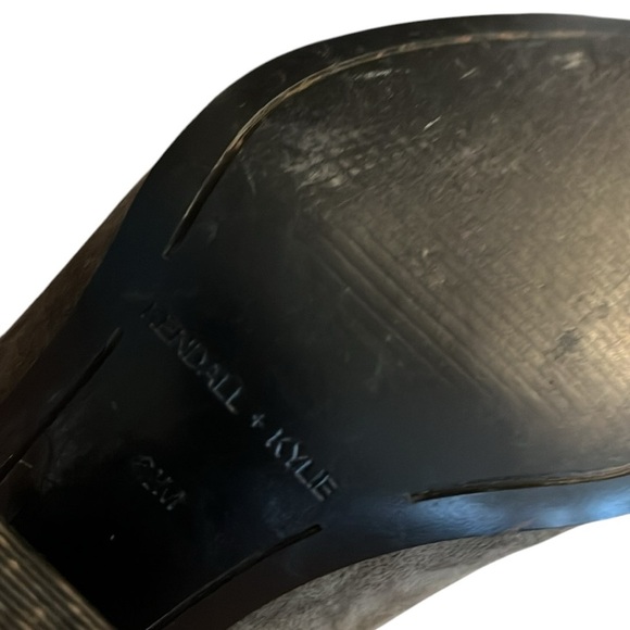 Kendall & Kylie Felix Olive Green Suede Studded Pointy Toe Ankle Boots Size 6.5 - Picture 4 of 7